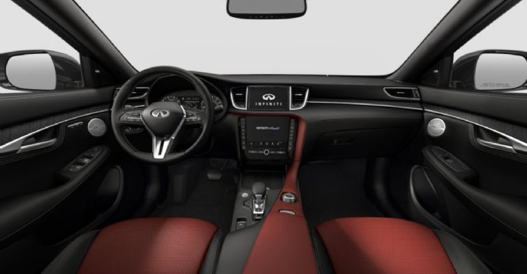 Motor e interior de la Infiniti QX55 2024