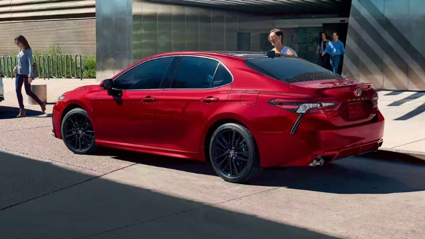 ¿Cuánto cuesta el Toyota Camry 2024? Precios y versiones en México del sedán mediano