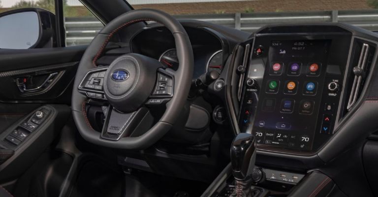 Equipamiento interior del Subaru WRX