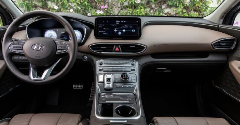 Interior de la Hyundai Santa Fe 2023