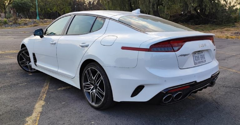 Versiones del Kia Stinger 2023 