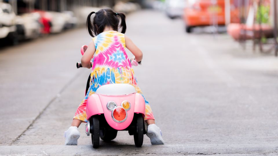 Se puede viajar en moto con niños.