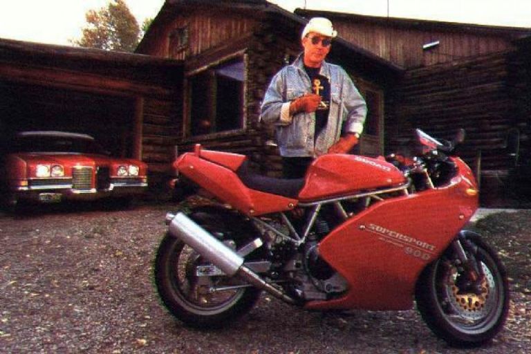 Hunter S. Thompson, Hell’s Angels, Los Ángeles del Infierno, Escritor, Periodista, Periodismo Gonzo, Cultura pop, Rolling Stone, Miedo y Asco en Las Vegas, Periodismo, Motocicletas, Competencia de motocicletas, Sport Illustrated, Motos, Bultaco Matador, Motocicletas de trail, Juan Thompson, Penton, Enduro, BSA Lightning Rocket, Ducati 900 SS