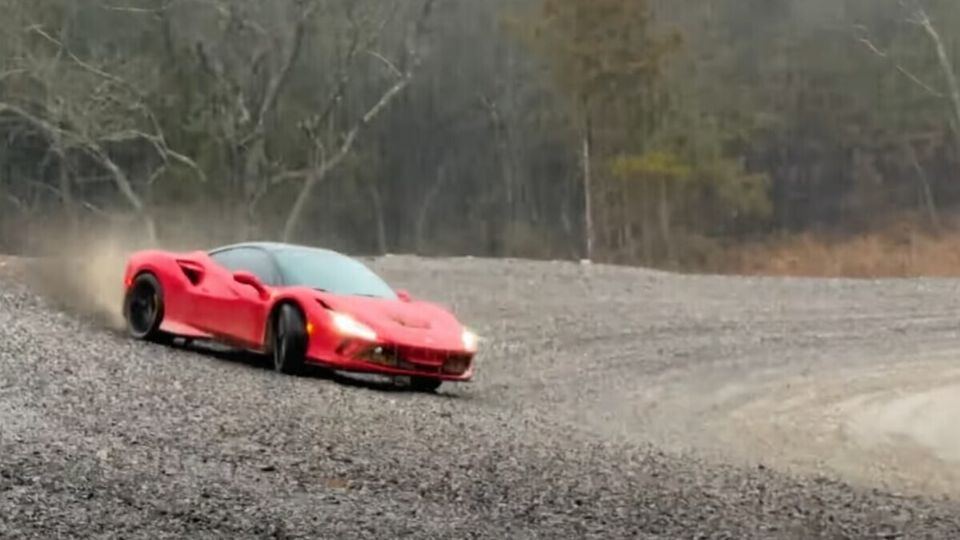 Ve cómo ponen a prueba en video a este Ferrari F8 Tributo