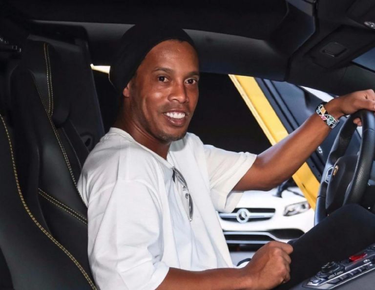 Ronaldinho, Porcinos FC, Kings League, Futbol, Carros de Ronaldinho, Autos de Ronaldinho, Bentley Continental GT, Bugatti Veyron, Hummer H2, Mercedes Benz Clase E, Ibai Llanos Gerar Piqué