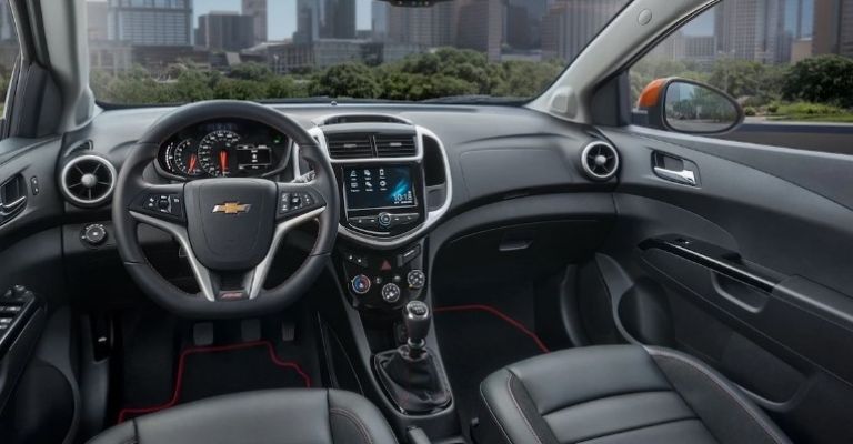 Interior del Chevrolet Sonic usado