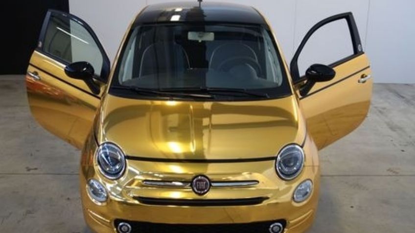 Fiat 500 Paco Rabanne: El auto dorado que disparó las ventas de la firma de moda en Italia