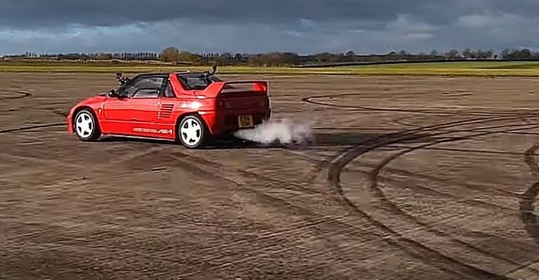 Arrancones de autos deportivos japoneses