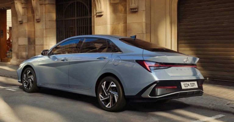 Diseño exterior del Hyundai Elantra 2024