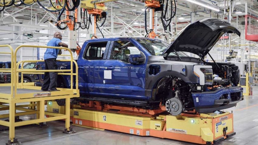 La producción de la Ford F-150 Lightning se reanudará el 13 de marzo
