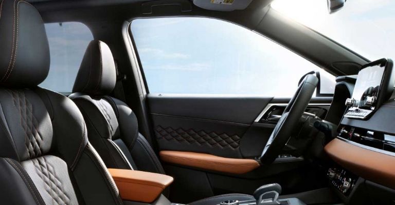 Interior de la Mitsubishi Outlander PHEV 2023