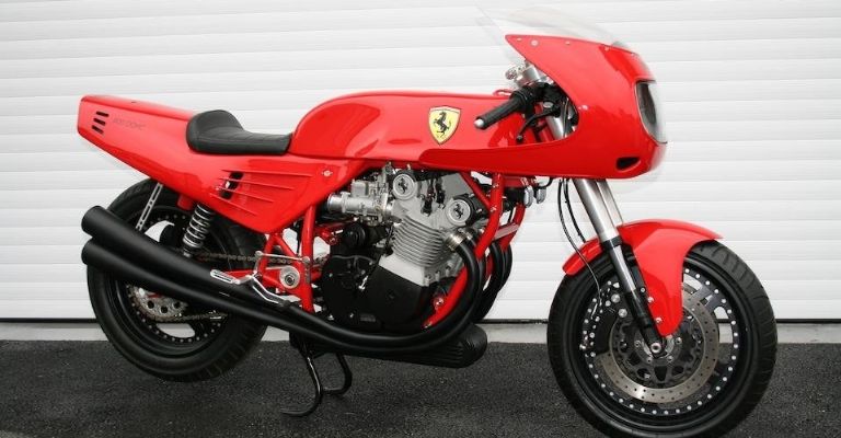 La motocicleta de Ferrari. 