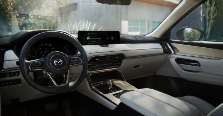 Interior de la Mazda CX-90 2024