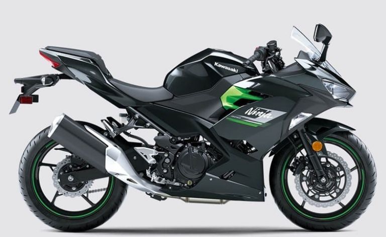 Moto deportiva Kawasaki Ninja 400