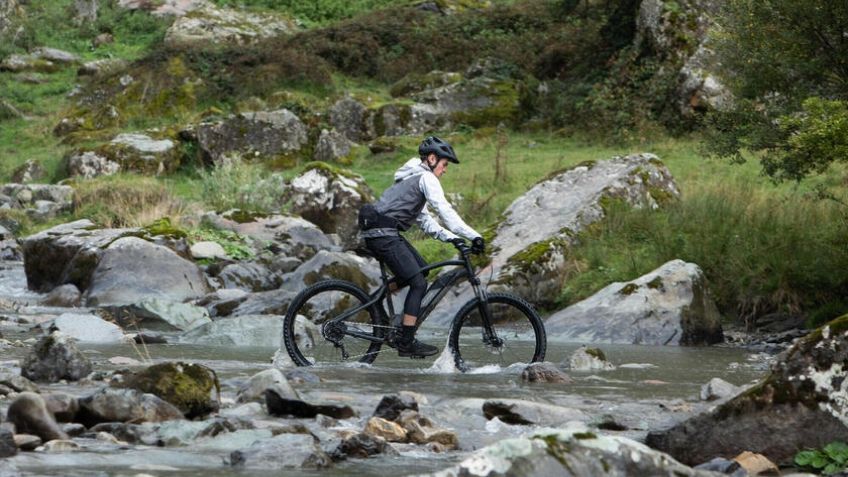 Rockrider Ebike ST 500: La bicicleta eléctrica de montaña de Decathlon con una excelente batería