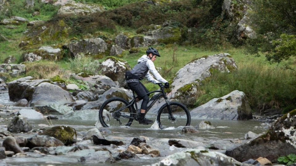 Conoce esta bicicleta eléctrica de montaña de Decathlon.