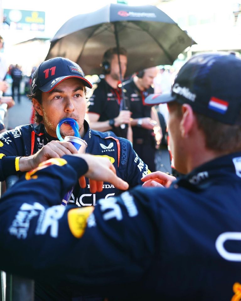 Checo Pérez y MaX Verstappen - Oracle Red Bull Racing