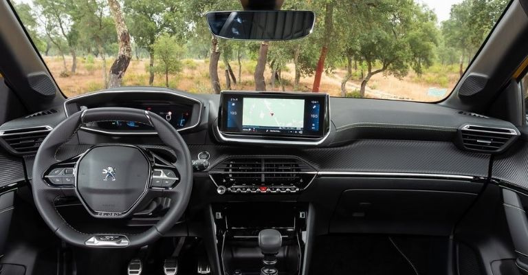 Interior del Peugeot 208 2024