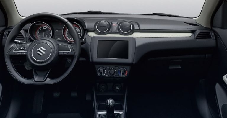 Interior del Suzuki Swift Boostergreen 2023
