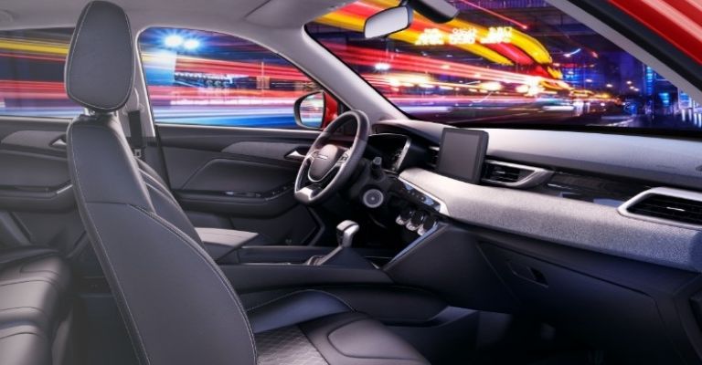 Interior de la BAIC X35 2024