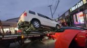 VIDEO VIRAL: Ve este accidente en el que una camioneta quedó por encima de un Corvette