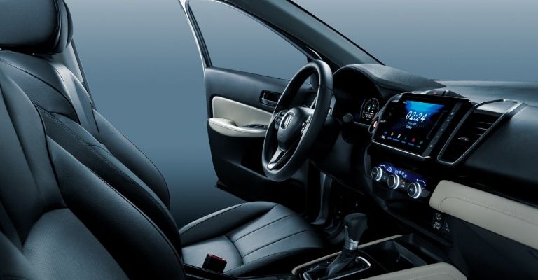 Interior del Honda City 2023