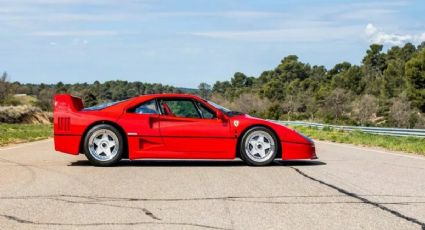 Un Ferrari F40 firmado y del mismo piloto Alain Prost podrá ser tuyo