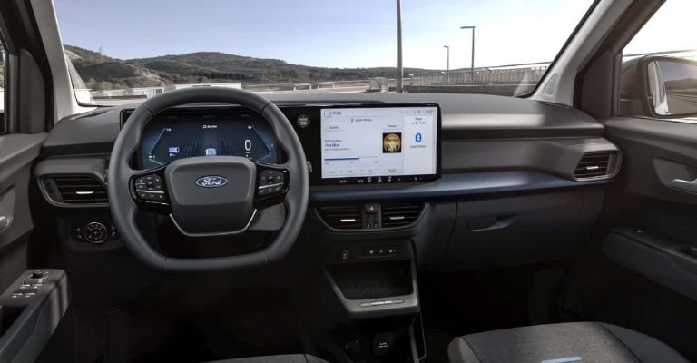 Interior de la Ford E-Tourneo 2024