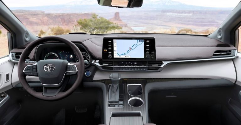 Interior de la Toyota Sienna 2023
