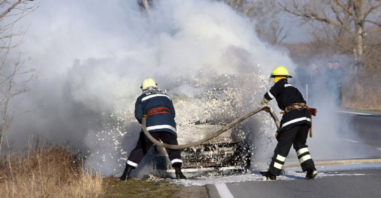 Auto quemado