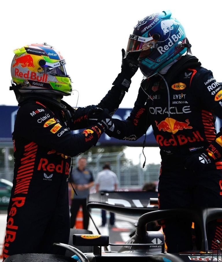 Qué problemas han tenido Checo Pérez y Max Verstappen