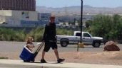 VIRAL: Hombre lleva a su perrito en un hielera para protegerlo del sol y evitar las quemaduras en sus patitas