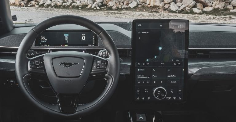 Interior de la Ford Mustang Mach-E 2023