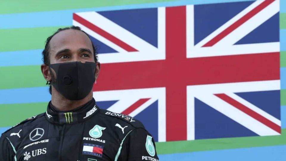 Lewis Hamilton, en el podio del Gran Premio de España