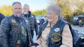 Bisabuela de 90 años celebra su cumpleaños paseándose en una moto Harley Davidson