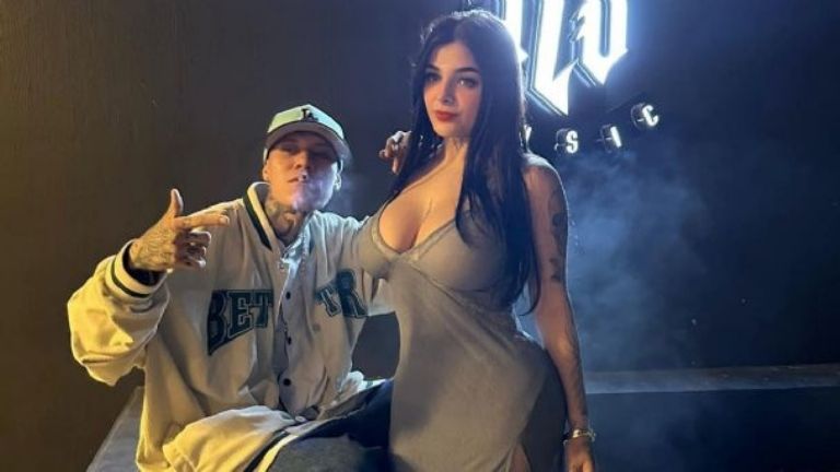 Karely Ruíz y Santa Fe Klan