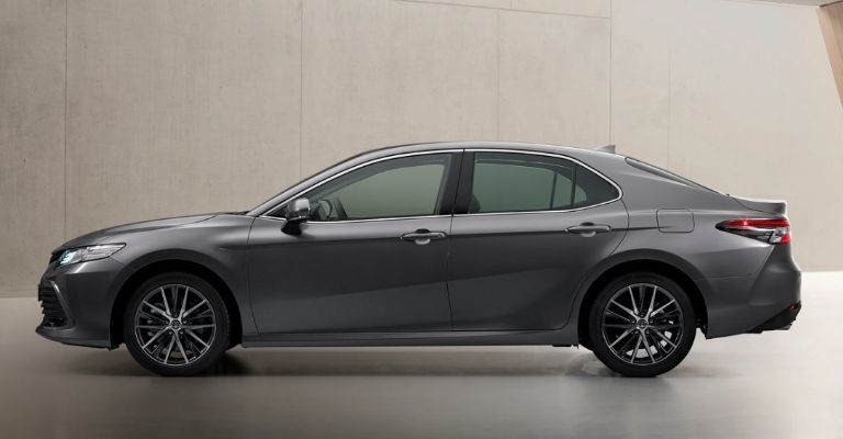 Exterior de la Toyota Camry HEV 2023