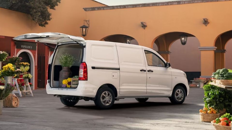 Ve qué motor tiene la Chevrolet Tornado Van