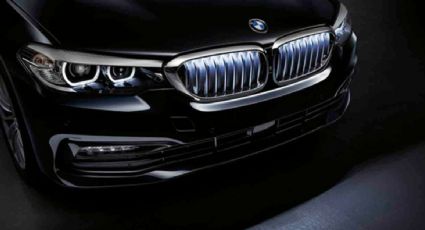 El BMW i7 y sus faros de cristales Swarovski llevan el lujo a un nuevo nivel