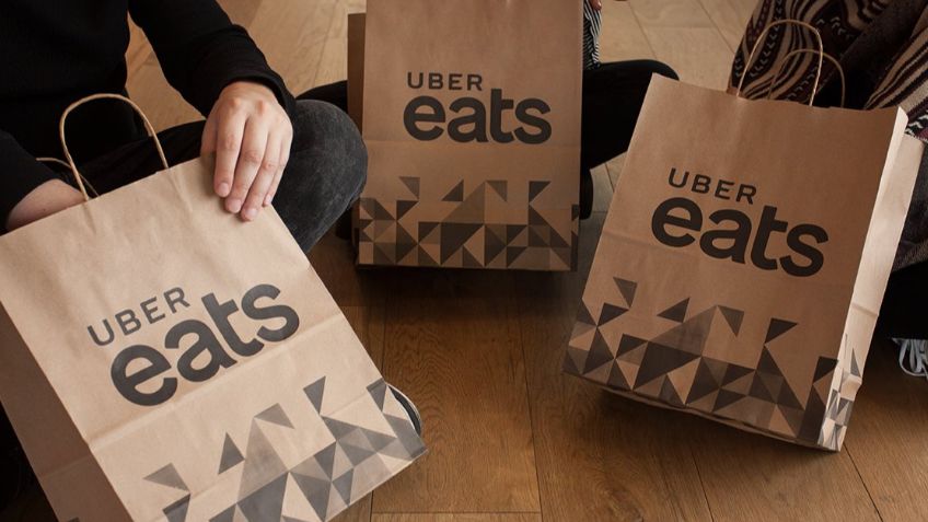 Uber Eats estrena servicio de delivery con robots y vehículos autónomos