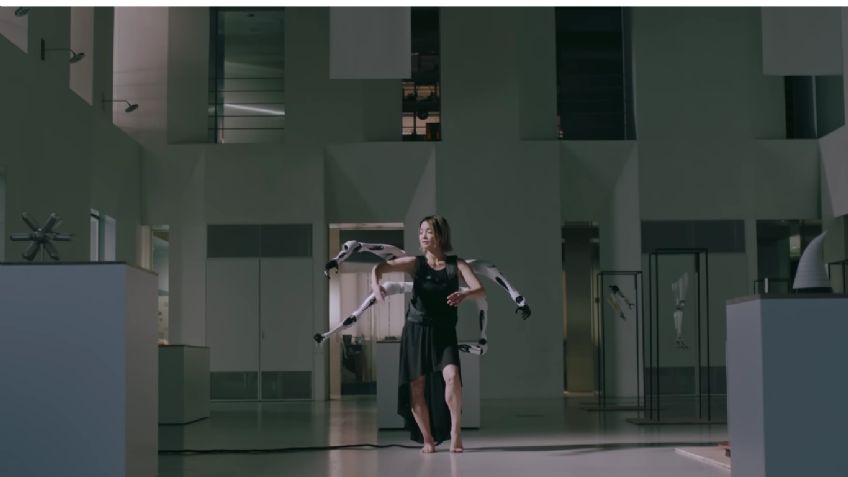 VIDEO: Un brazo robótico de seis extremidades que puede interactuar con la Inteligencia Artificial y los robots