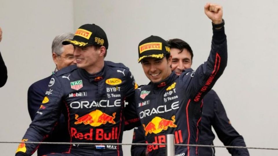 Verstappen y 'Checo', pilotos de Red Bull