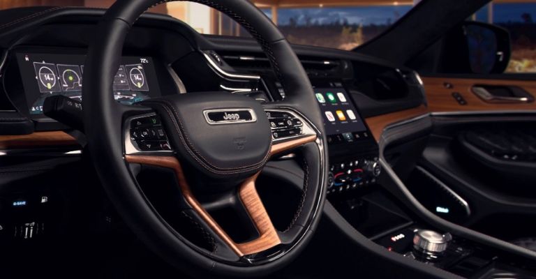 Interior de la Jeep Grand Cherokee 2023