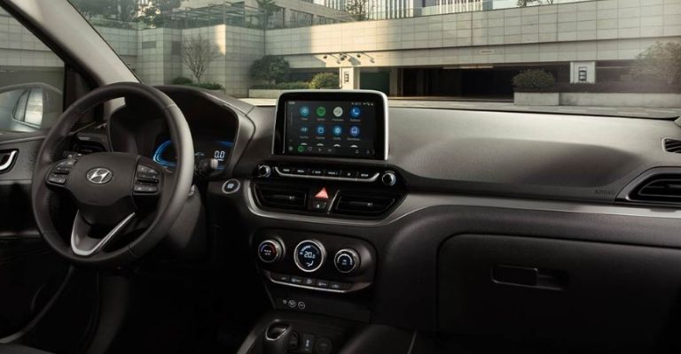 Interior del Hyundai HB20 2023
