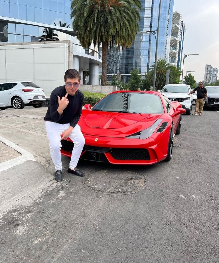 Foto Márquez: Qué autos de lujo tiene este youtuber