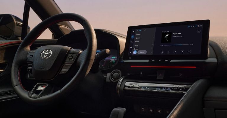 Interior de la Toyota C-HR 2024