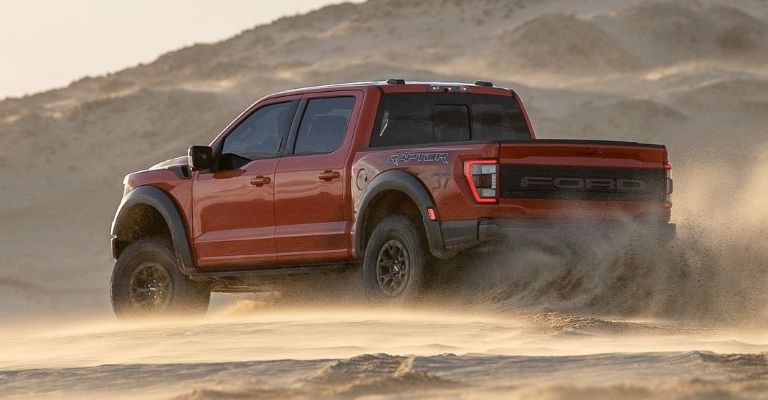 Precios y versiones de la Ford Lobo Raptor 2023