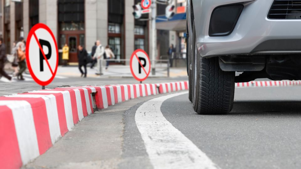 Checa aquí las multas por estacionarse en lugares prohibidos en CDMX.