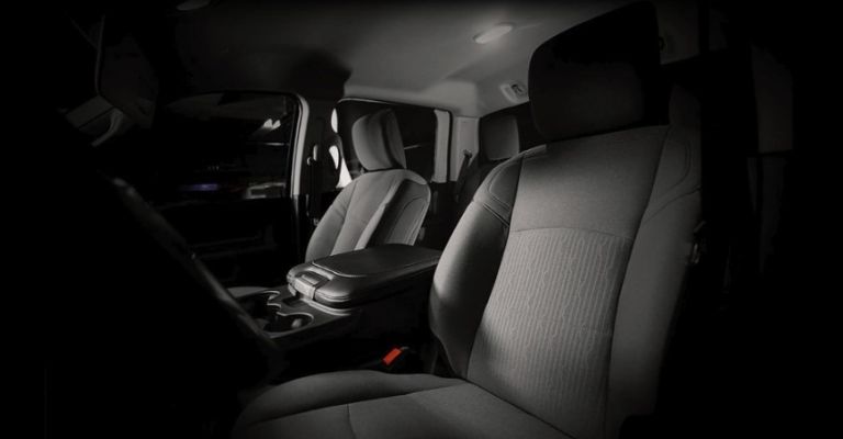 Interior de la RAM 4000 2023