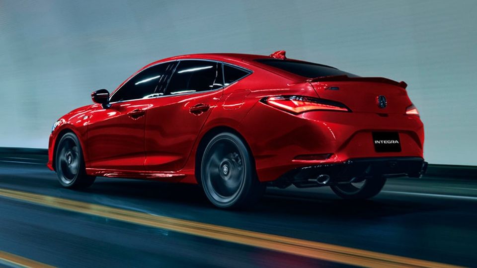 Acura Integra 2023 en color rojo